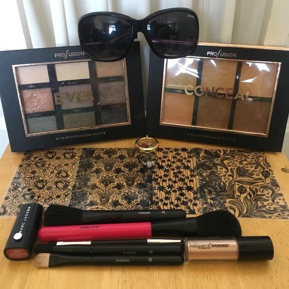 Marc Jacobs Other - FREE W PURCHASE ONE ITEM ONLY